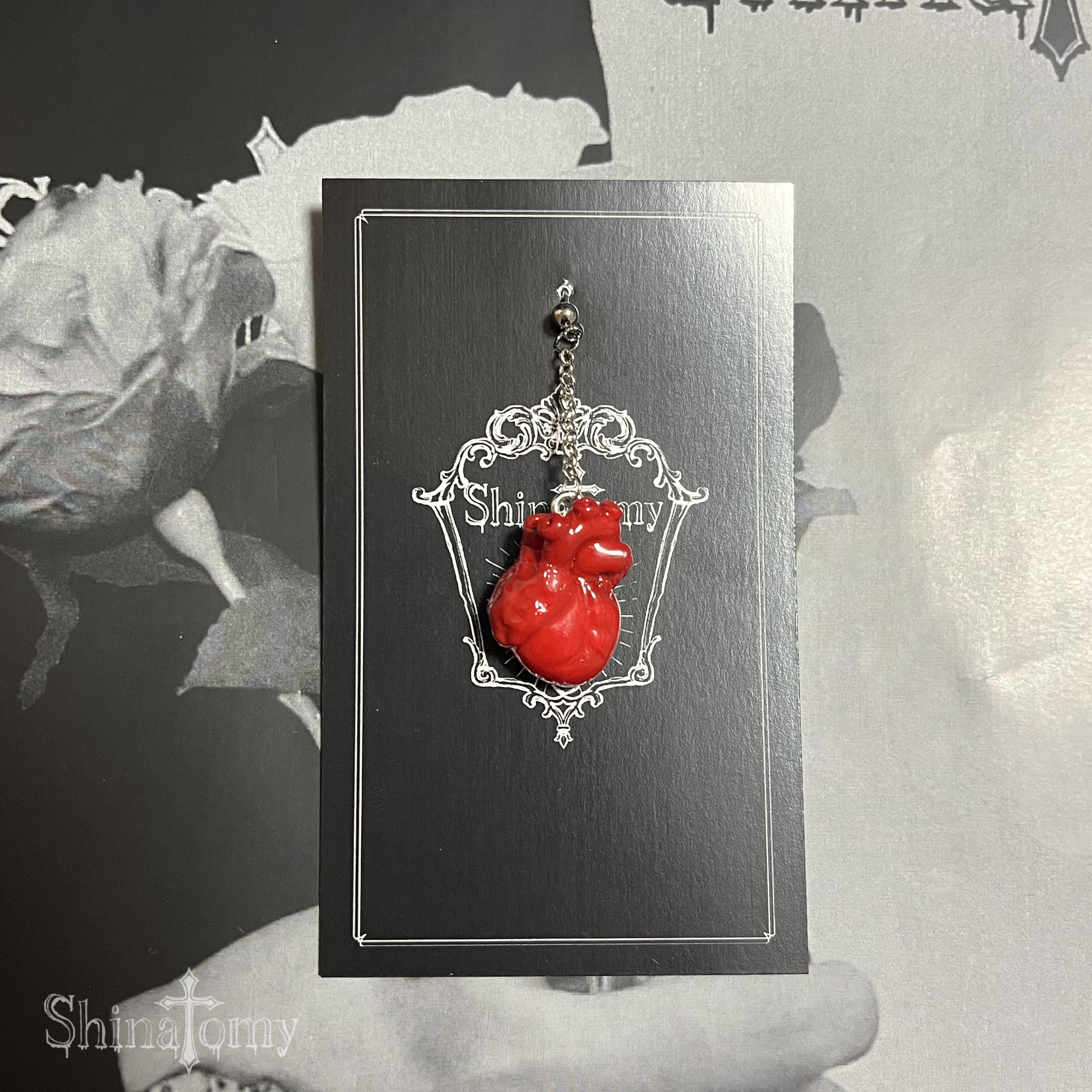 【金具変更可】心臓イヤリング