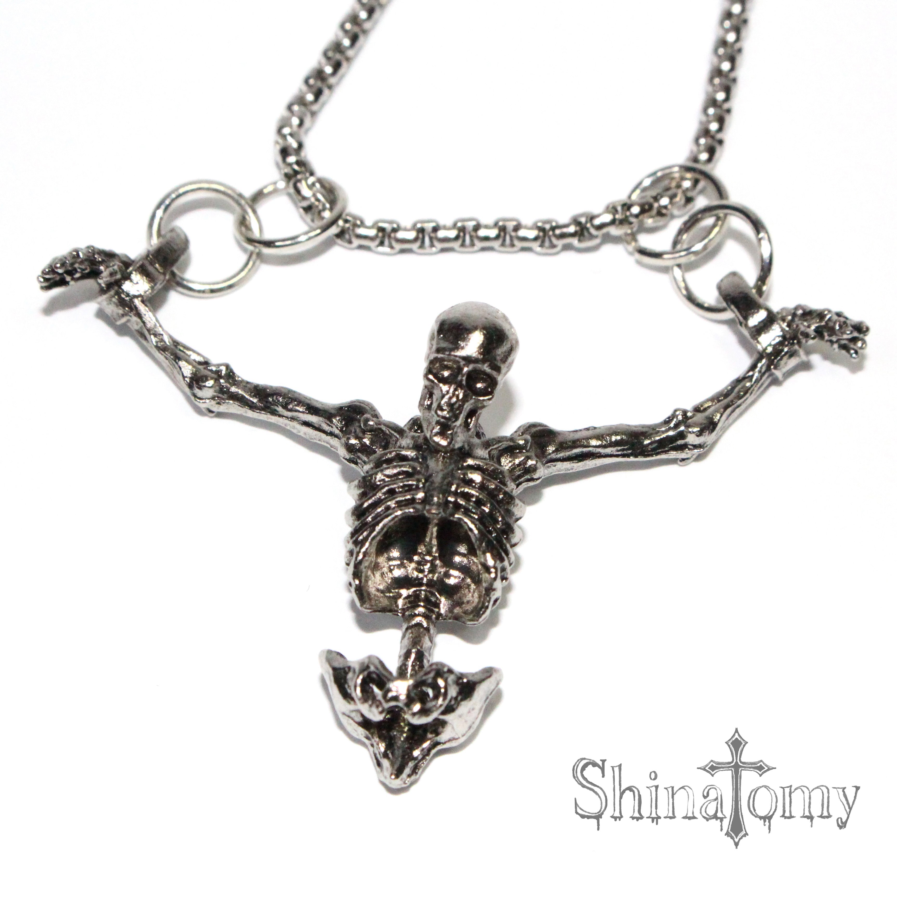 hanging skull necklace