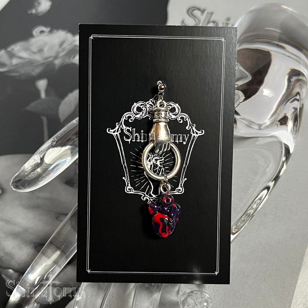 【金具変更可】どろどろ心臓ピアス(片耳)