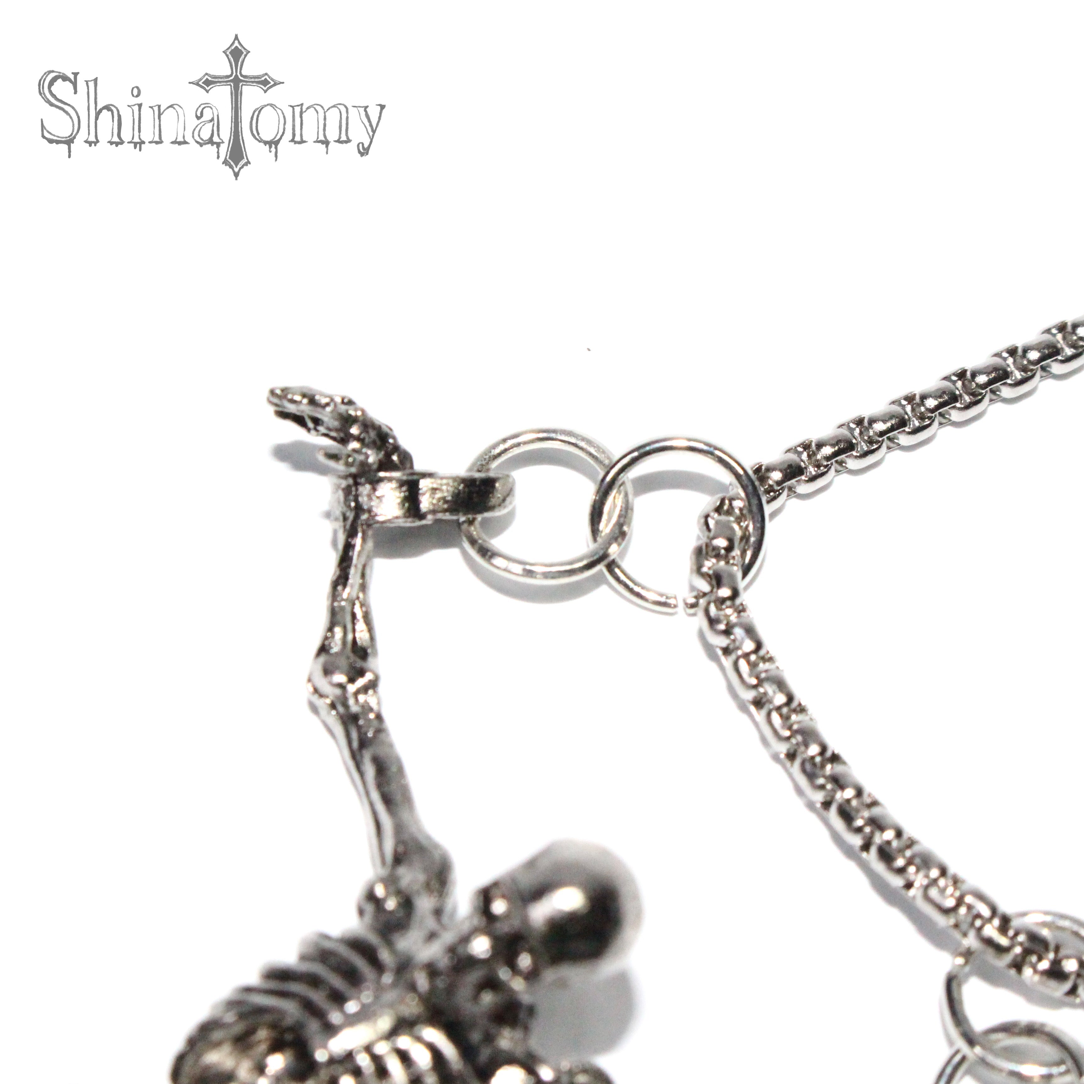 hanging skull necklace