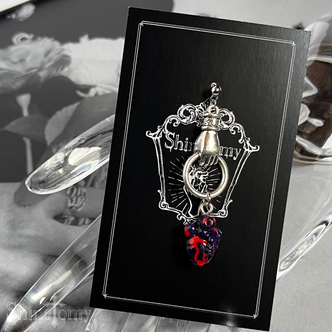 【金具変更可】どろどろ心臓ピアス(片耳)