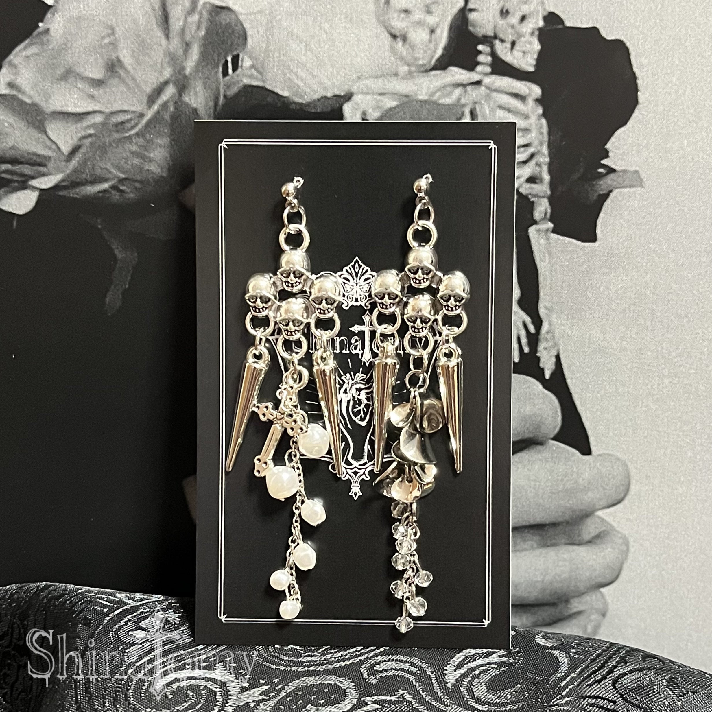 Skull Shower Earrings
