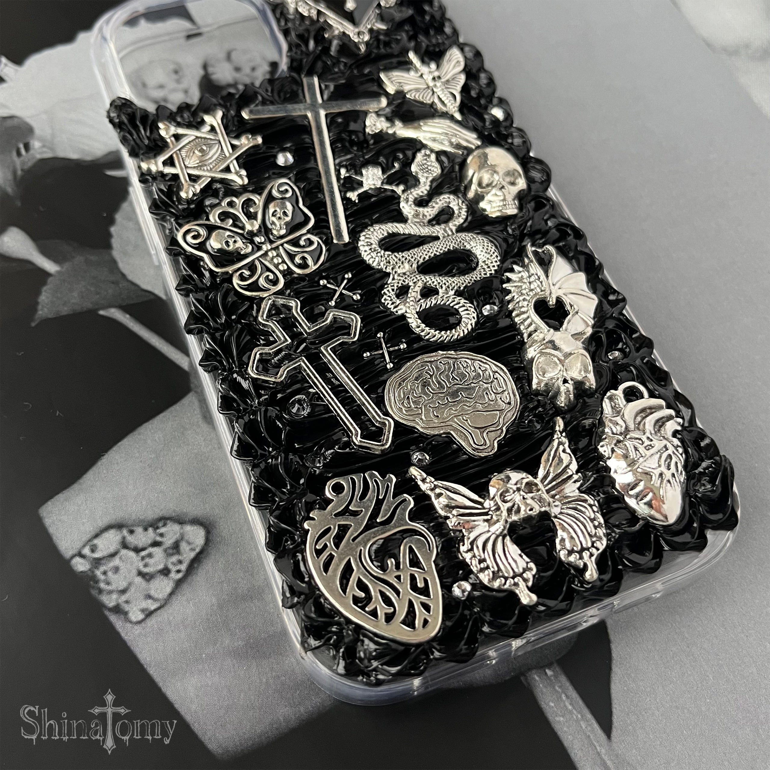 【iphone15対応】スマホケース