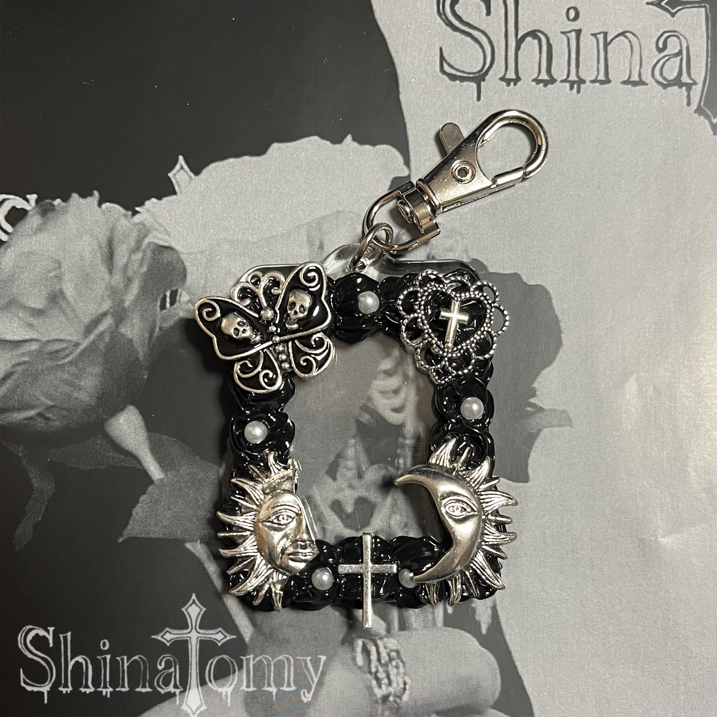 Whipped Deco Keychain Black (ID Photo Size)