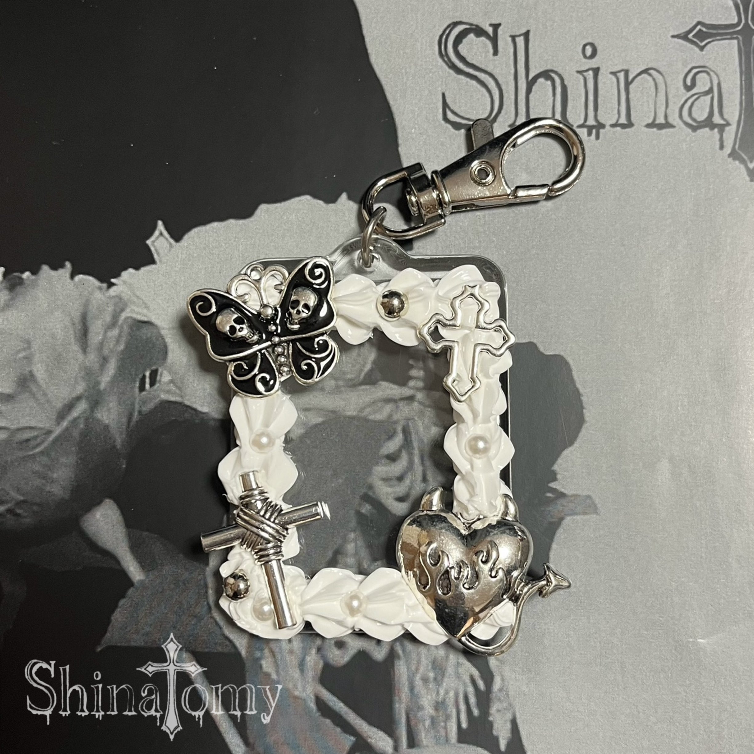 Whipped Deco Keychain White (ID Photo Size)