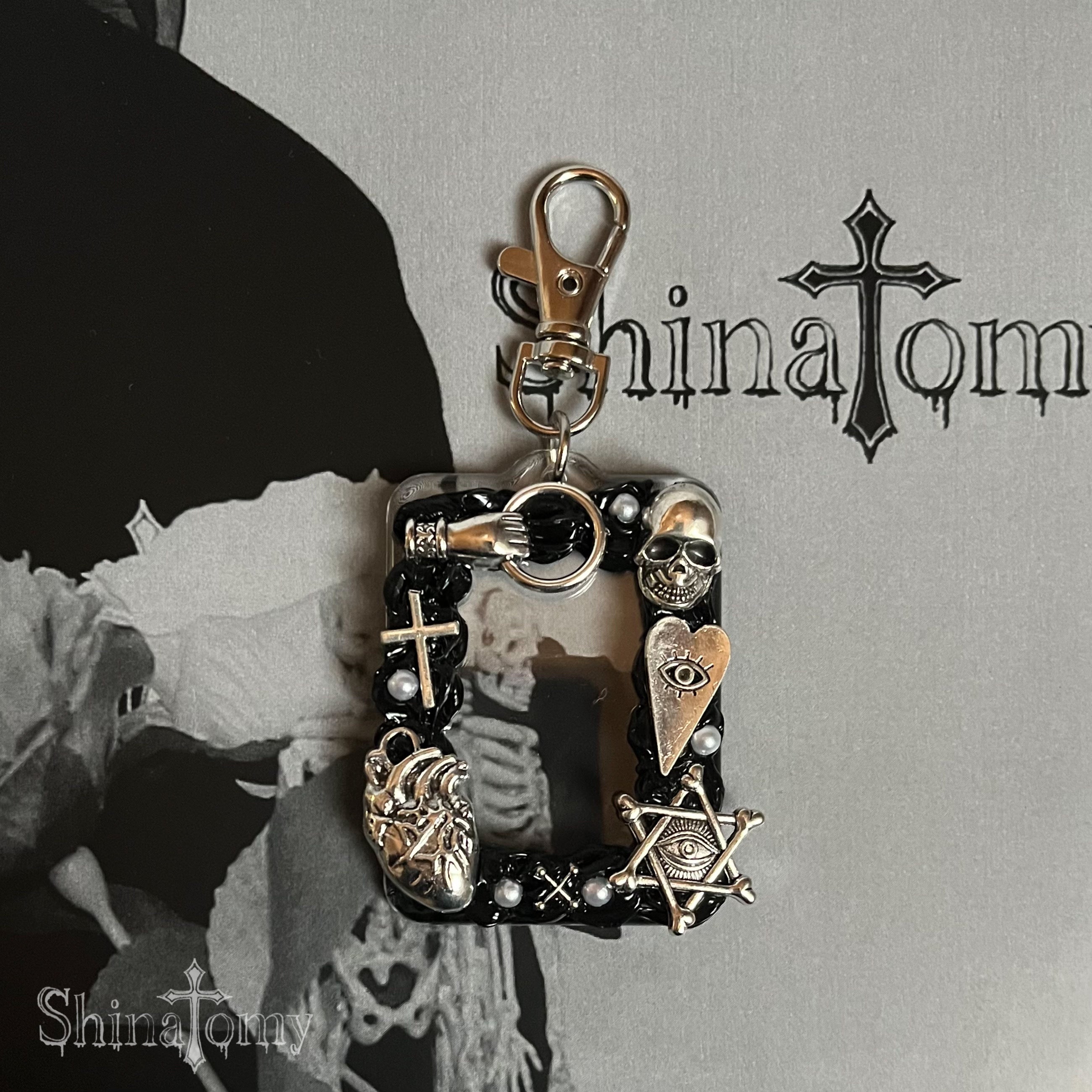 Whipped Deco Keychain Black (ID Photo Size)