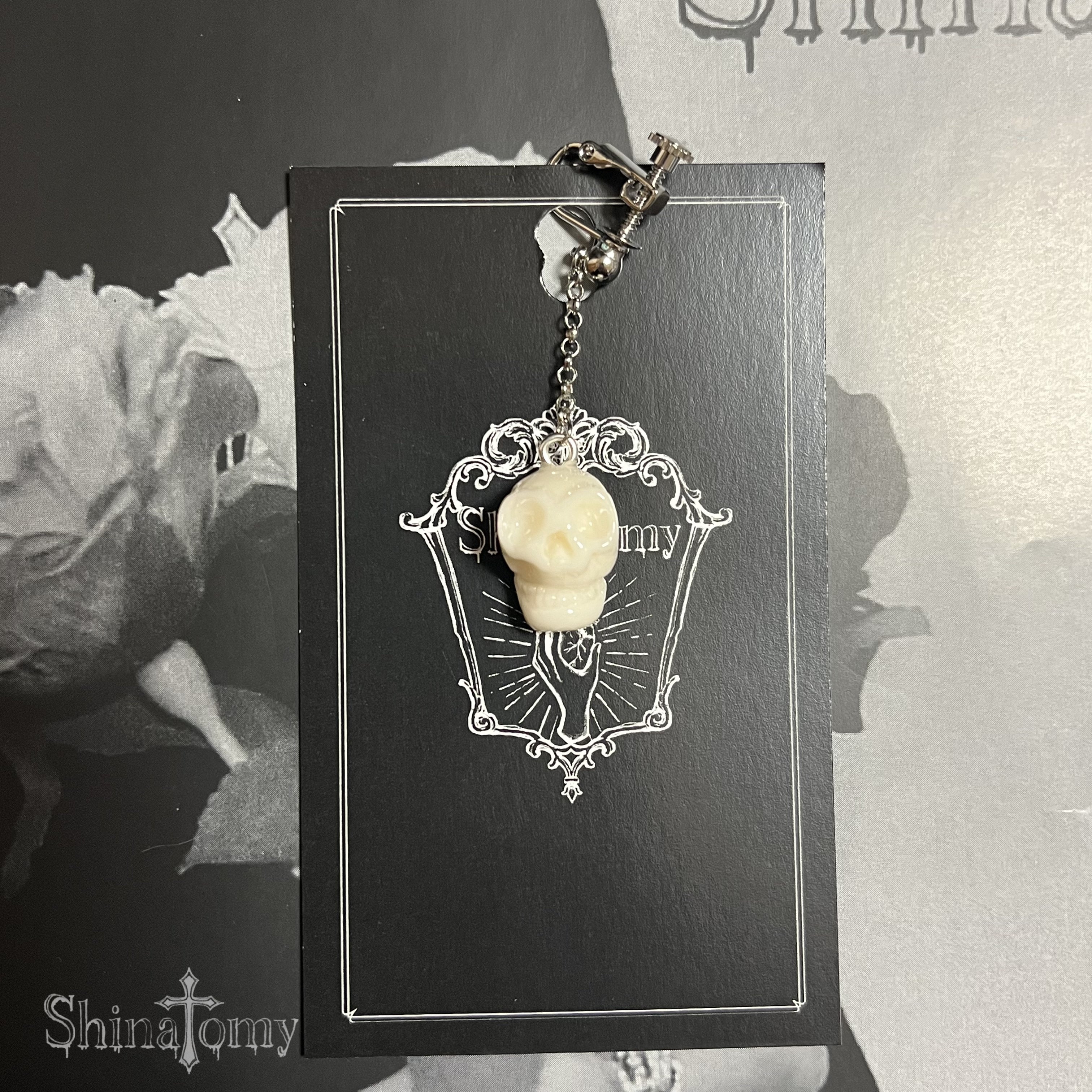 Skull earrings (metal fittings can be changed)