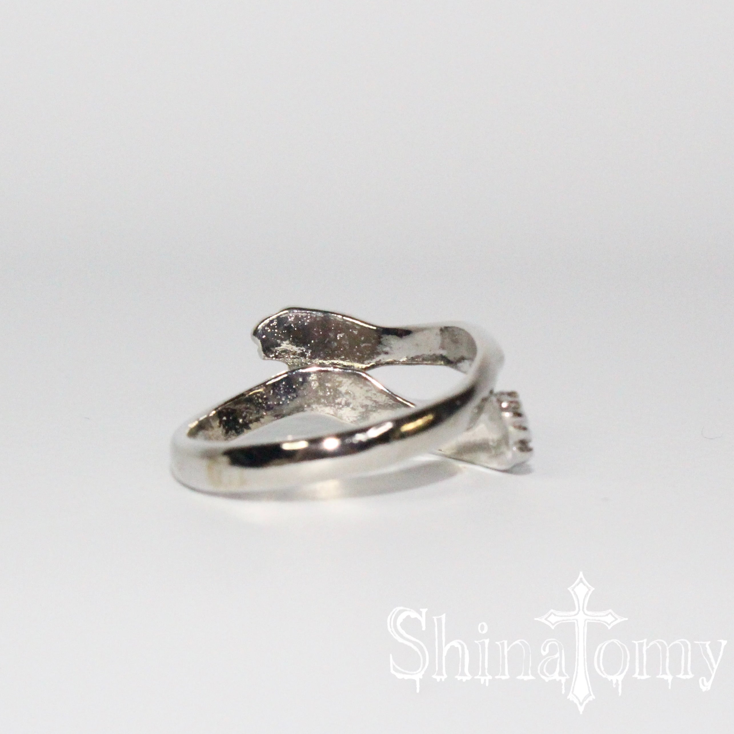 Handling that wraps around you