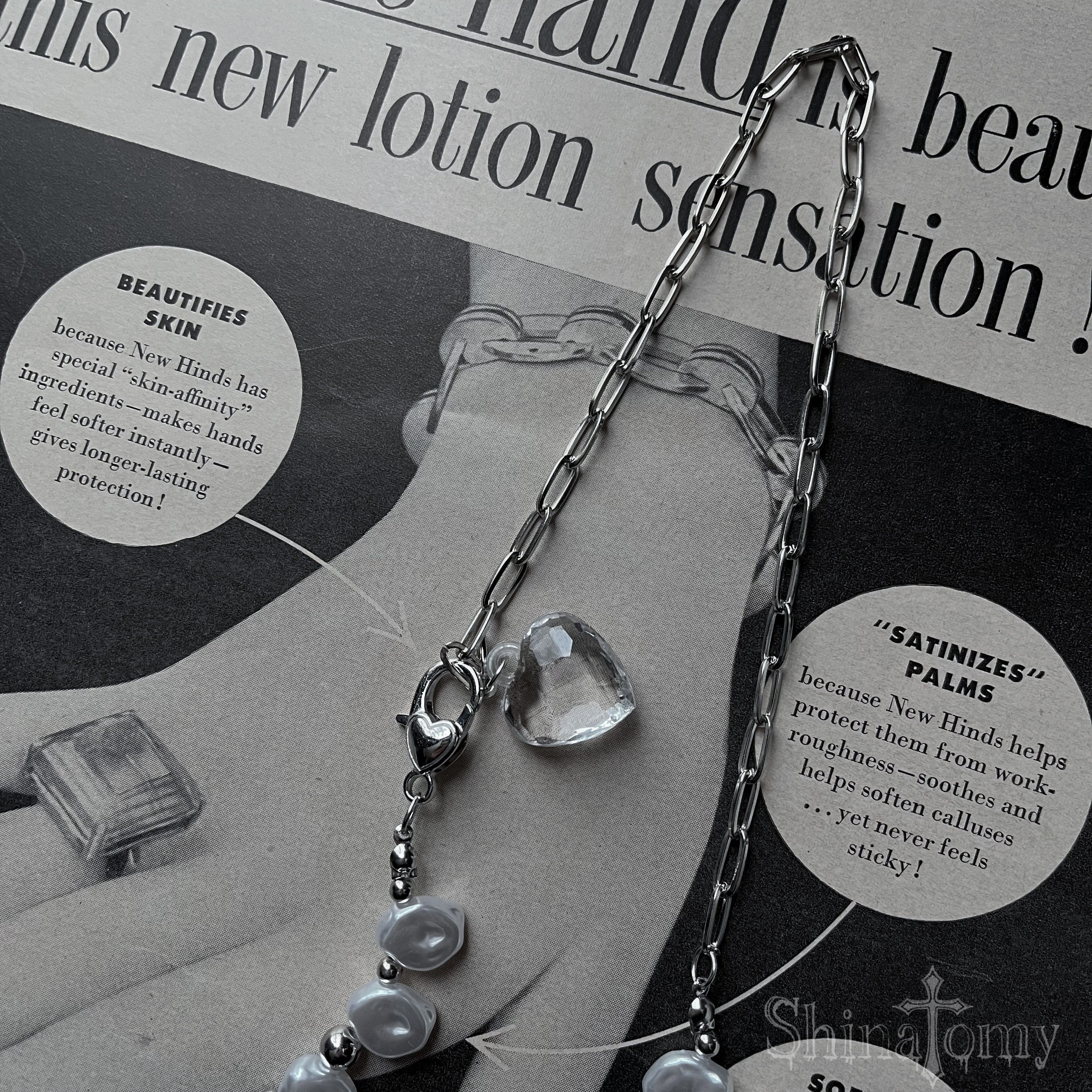 necklace that walks with teeth