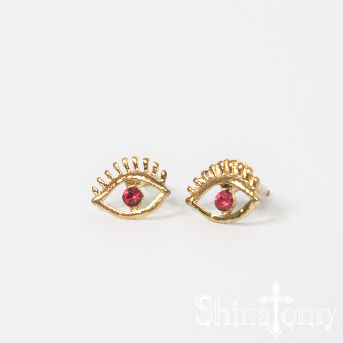 目玉ピアス