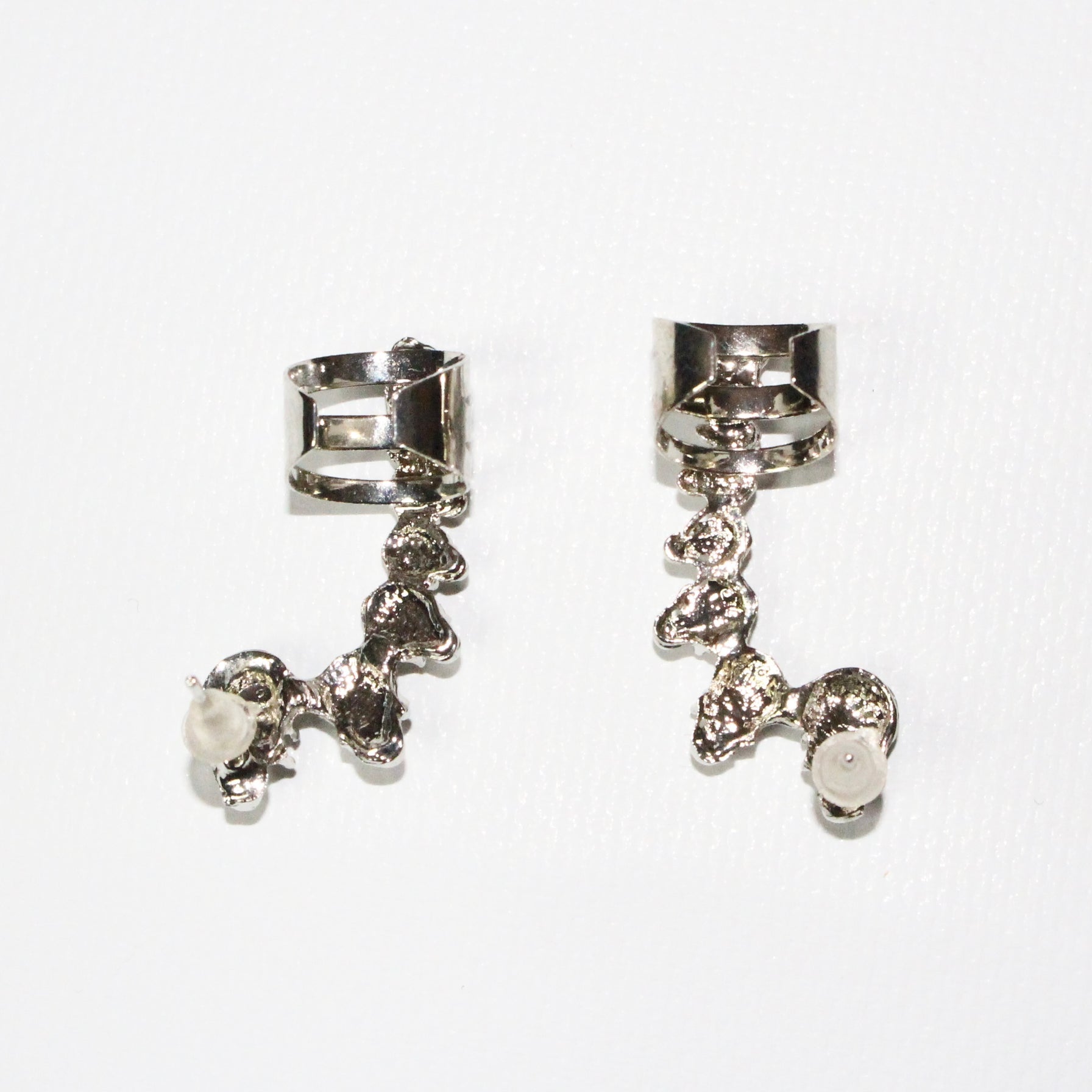 skull line earrings