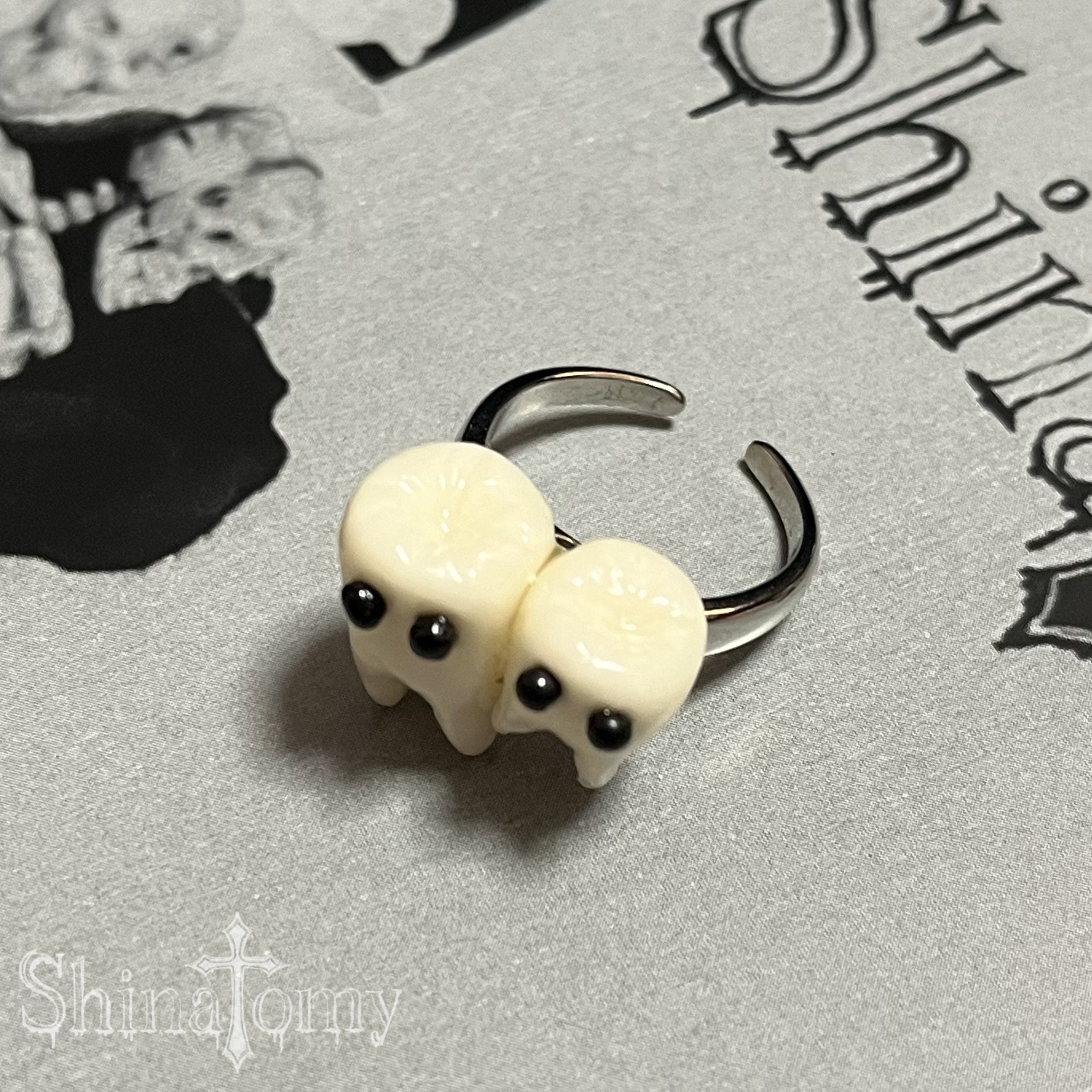 Twin tooth ring