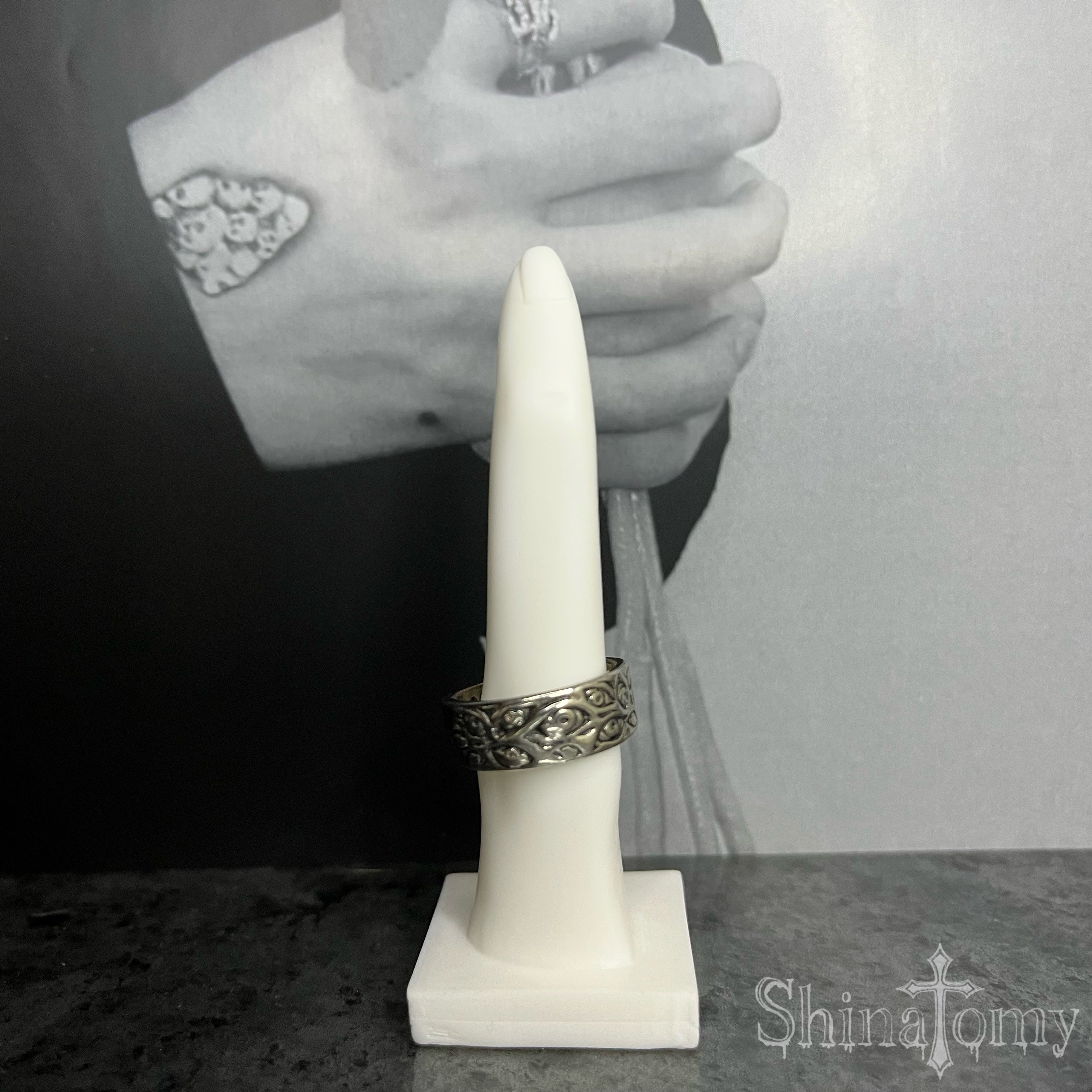 finger ring stand