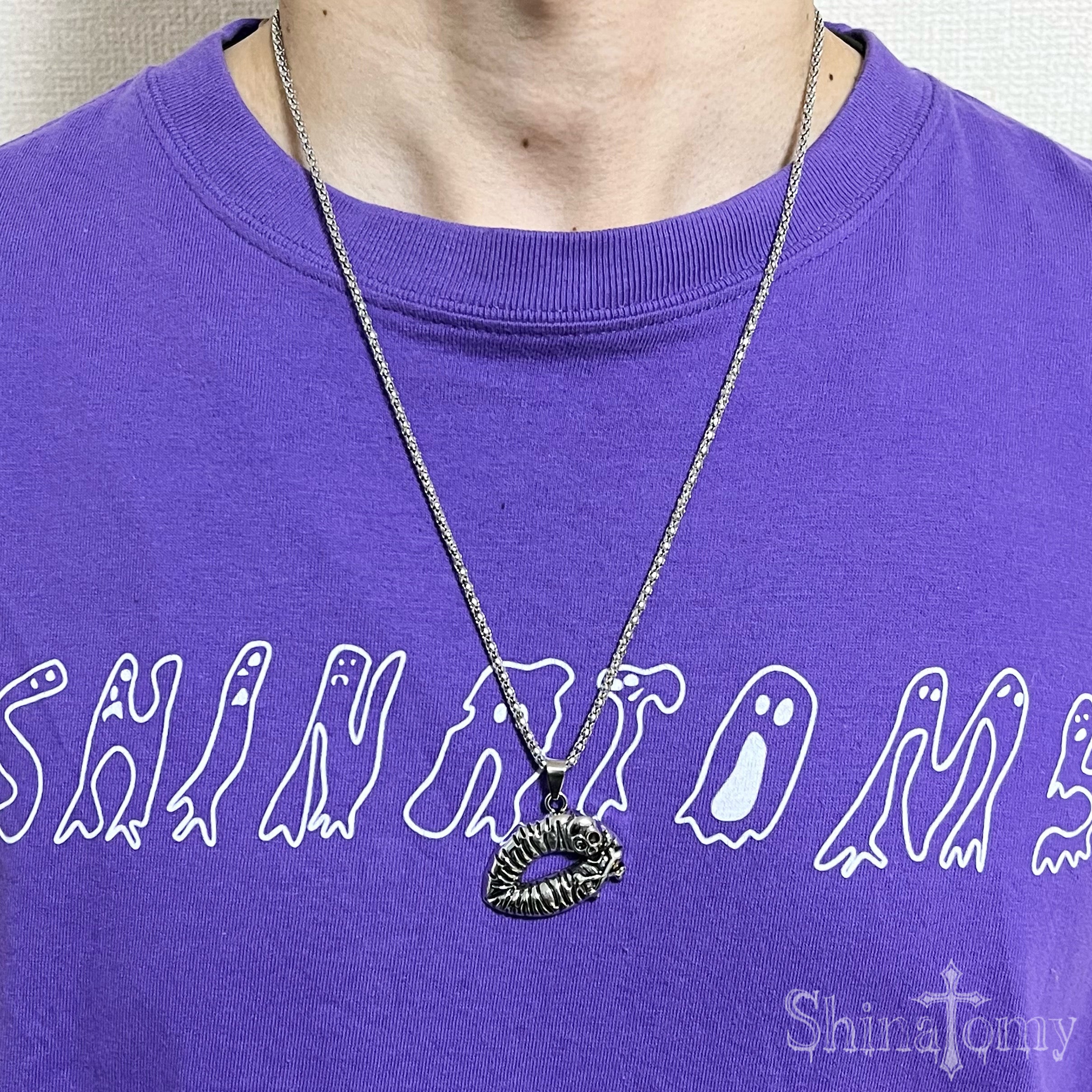 skull lip necklace