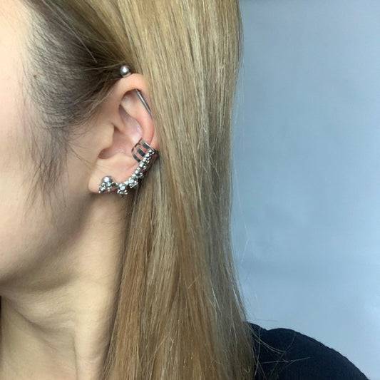 skull line earrings