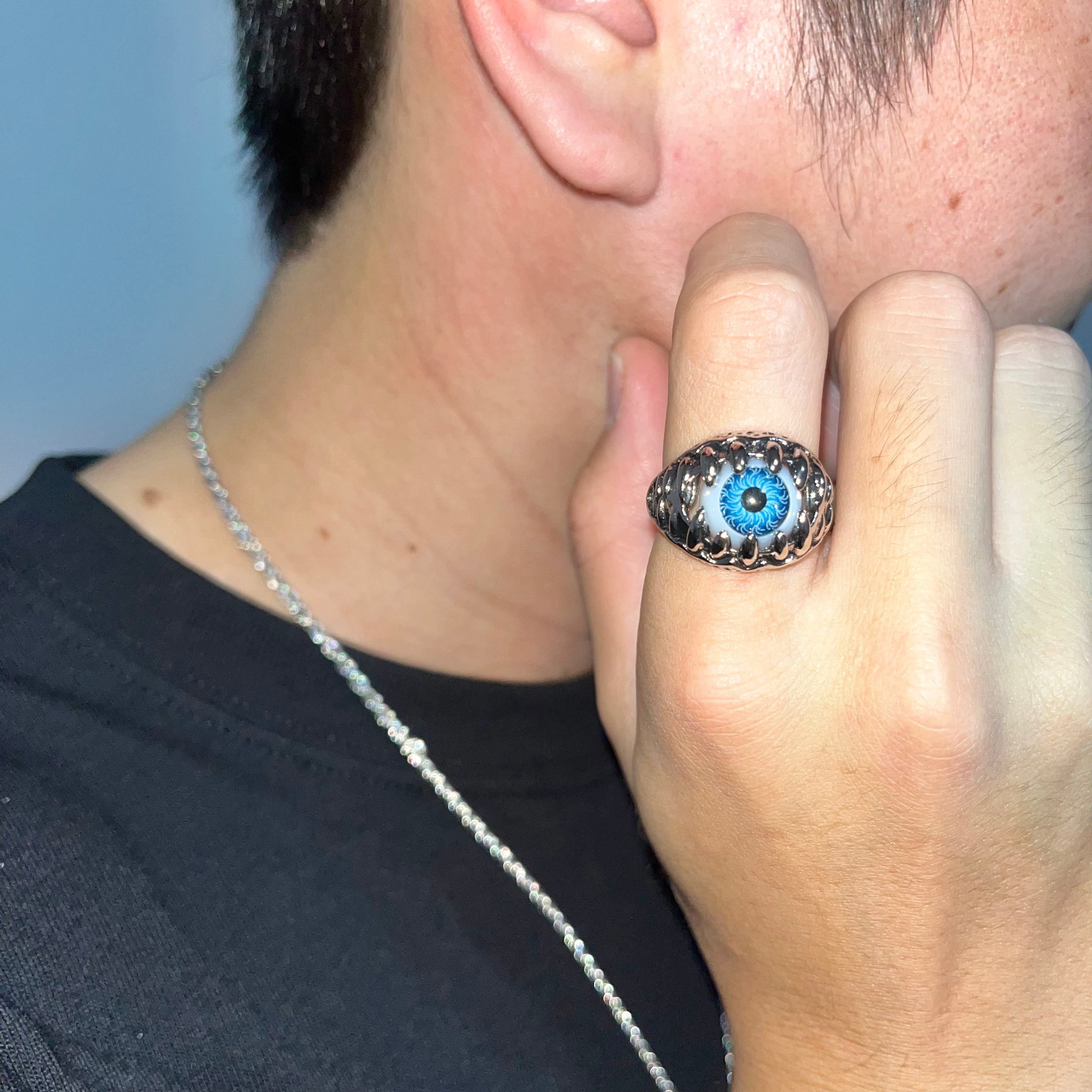 blue eyes ring